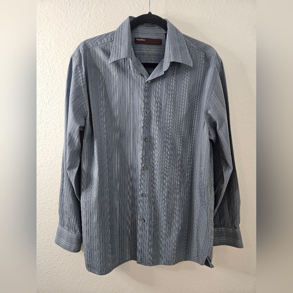Men's Perry Ellis Casual Dress Shirt. Size Medium, 100% Cotton.